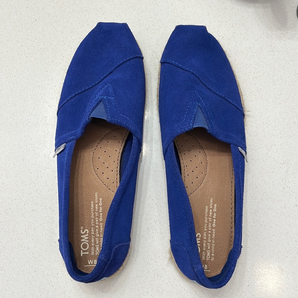 Blue toms